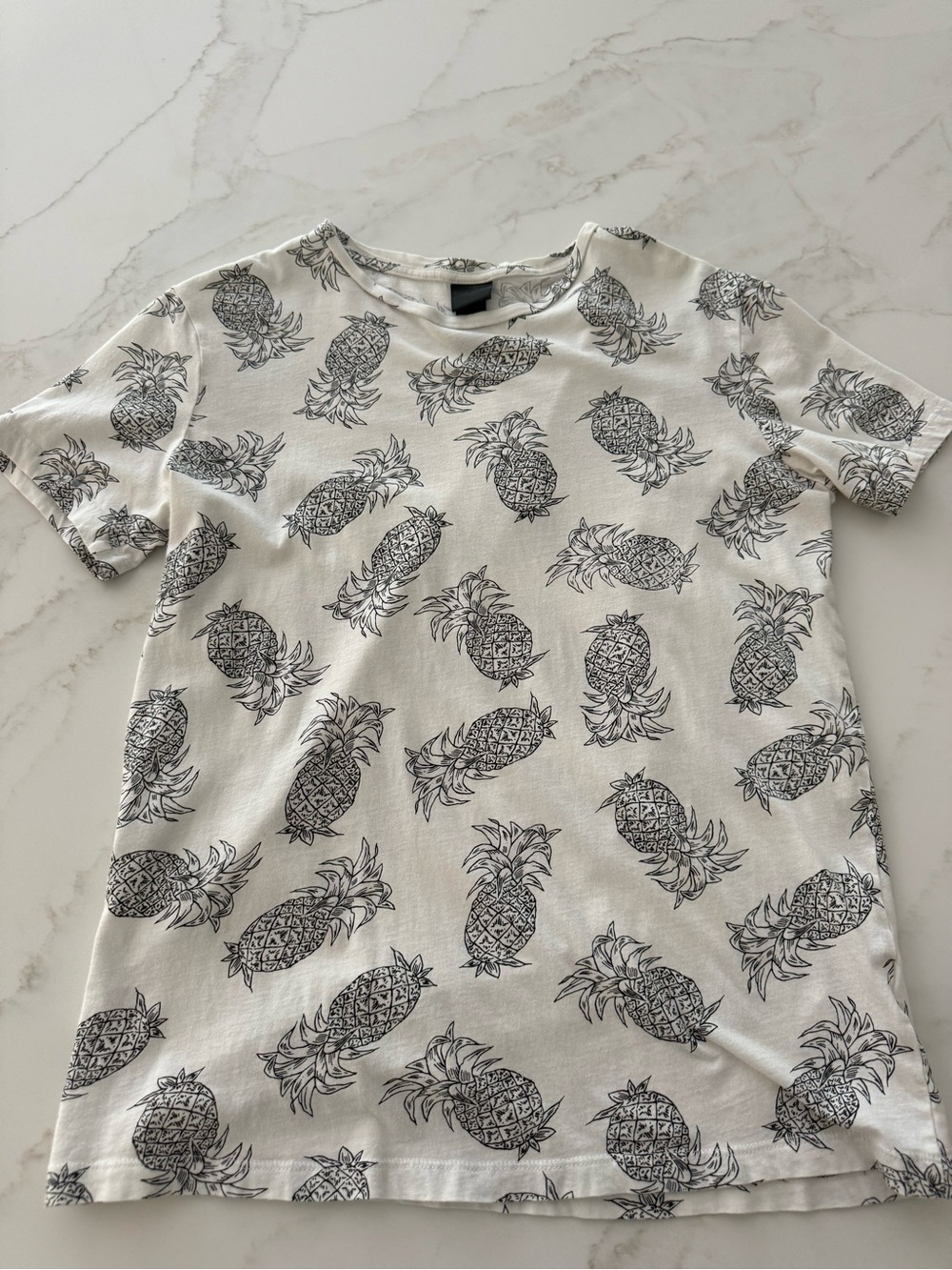 H&M White Pineapple Print Men’s T-Shirt Size:Small